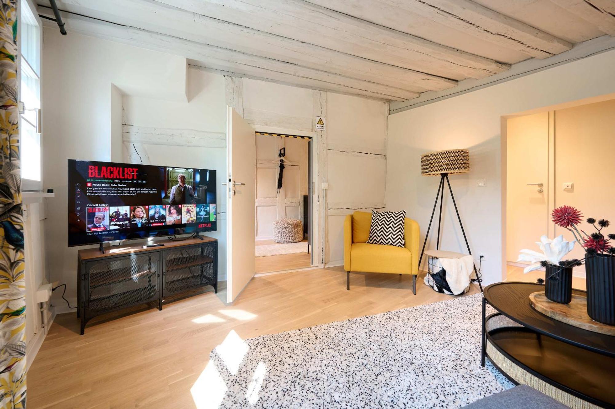 Cozy # Frisch Renoviertes Fachwerk # 100qm # Modern # Balkon # Netflix Apartment *